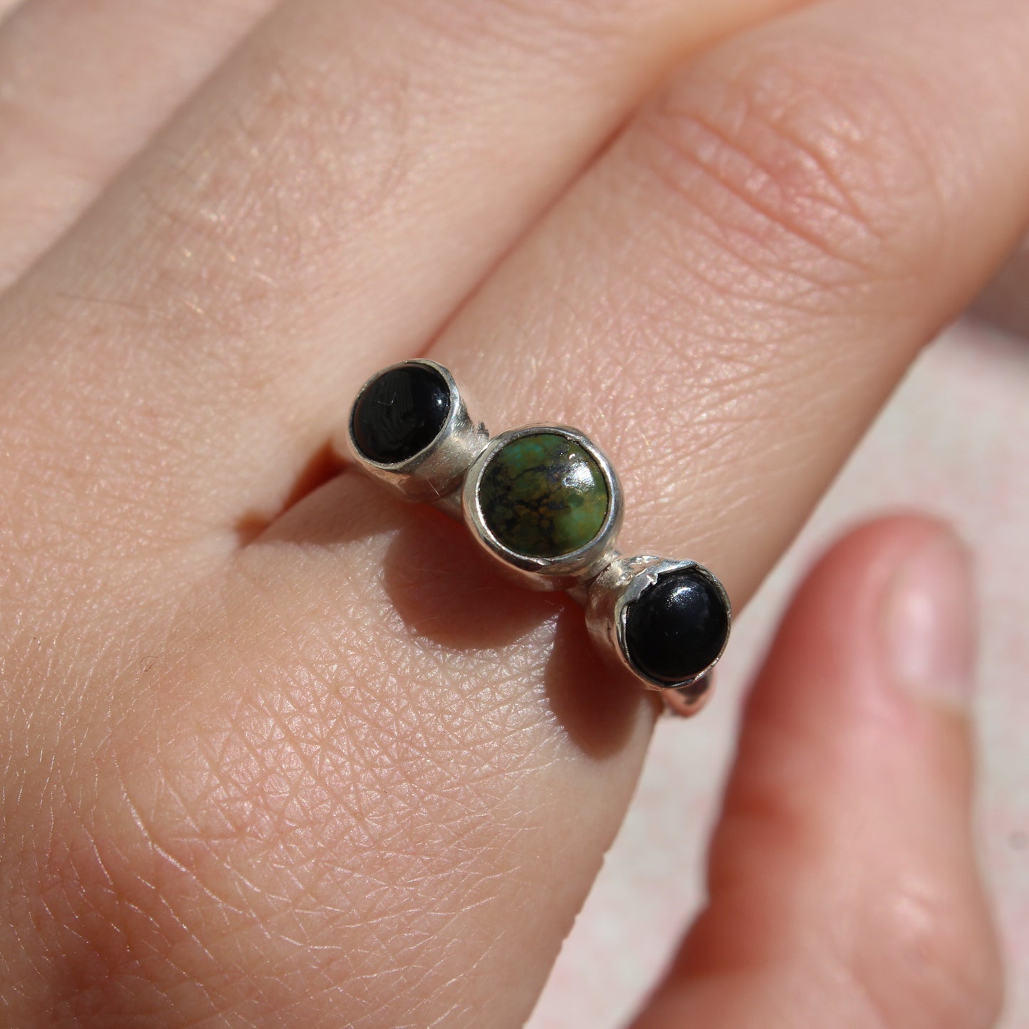 Three shores ring size N