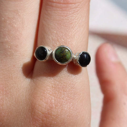 Three shores ring size N